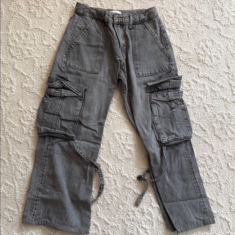 Zara mid/low rise gray cargo pant.